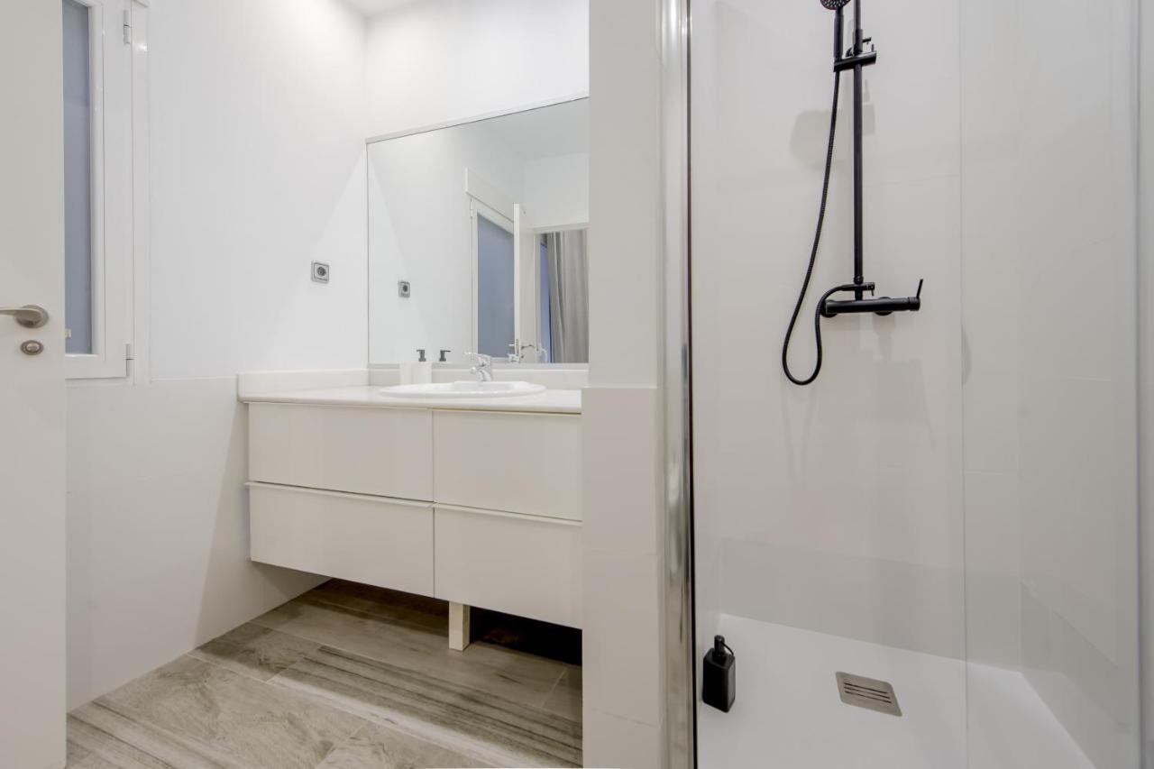 Cool/Soho Style Apt Para 9Pax C/Luciente Madrid Buitenkant foto