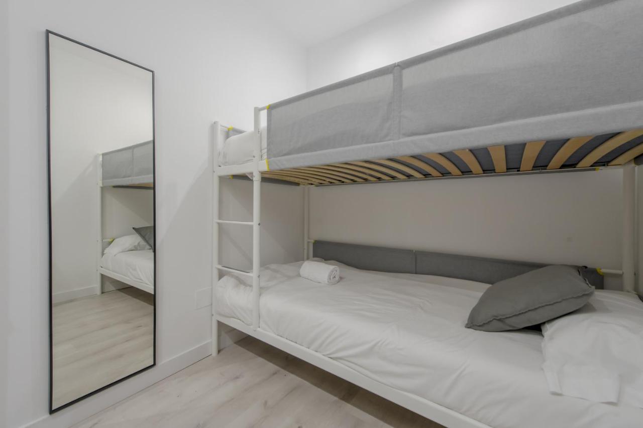 Cool/Soho Style Apt Para 9Pax C/Luciente Madrid Buitenkant foto